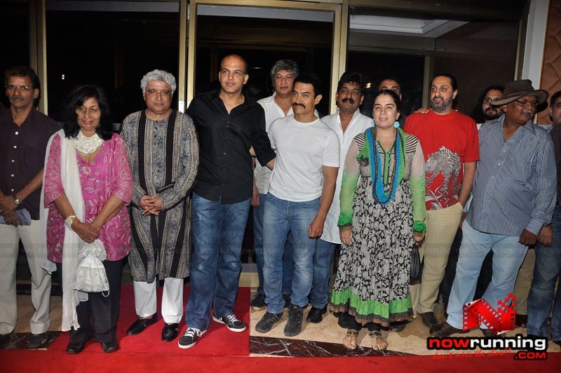 http://www.nowrunning.com/Content/PhotoFeature/2011/Aamir-Khan-productions-celebrates-10th-anniversary/Aamir-Khan-productions-celebrates-10th-anniversary-11.jpg