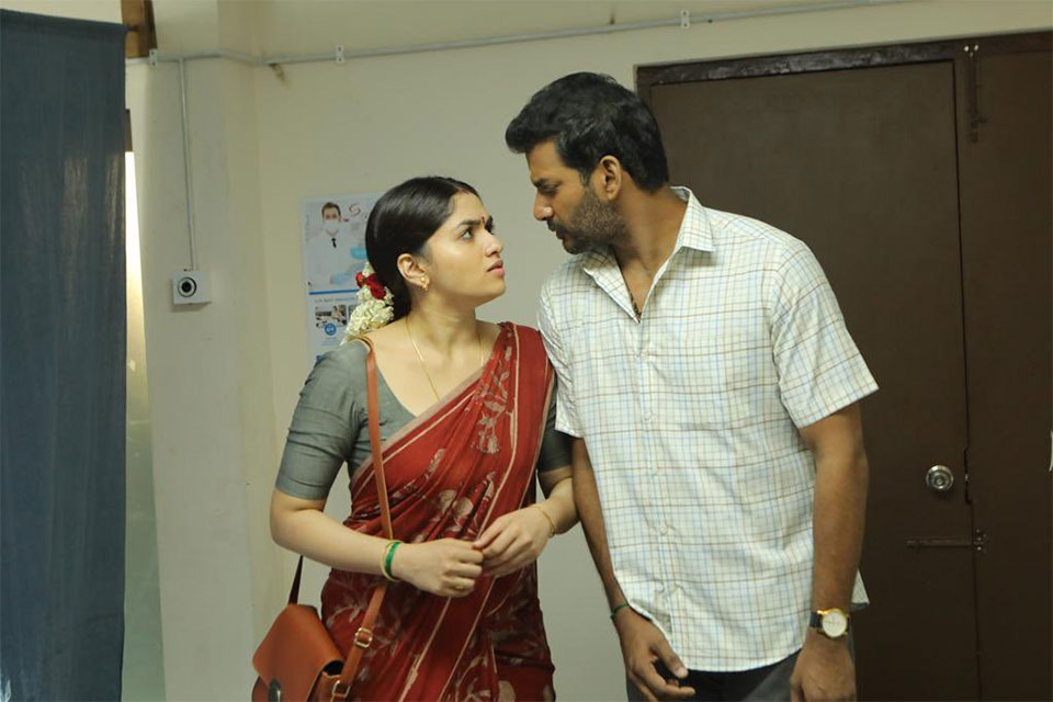 Laththi Stills - Pictures | nowrunning